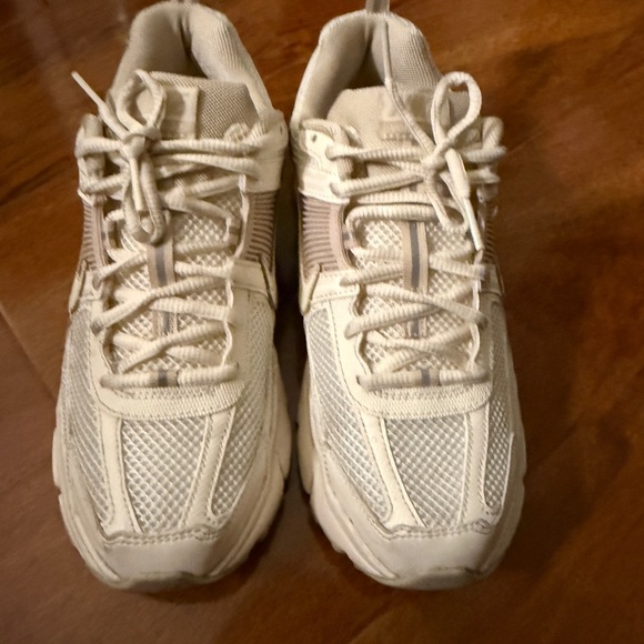 Nike Vomero - Picture 2 of 5